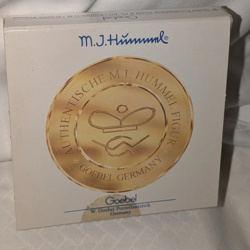Goebel Hummel Little Helper Miniature Plate Hum 984 14th Edition Germany 3.125in